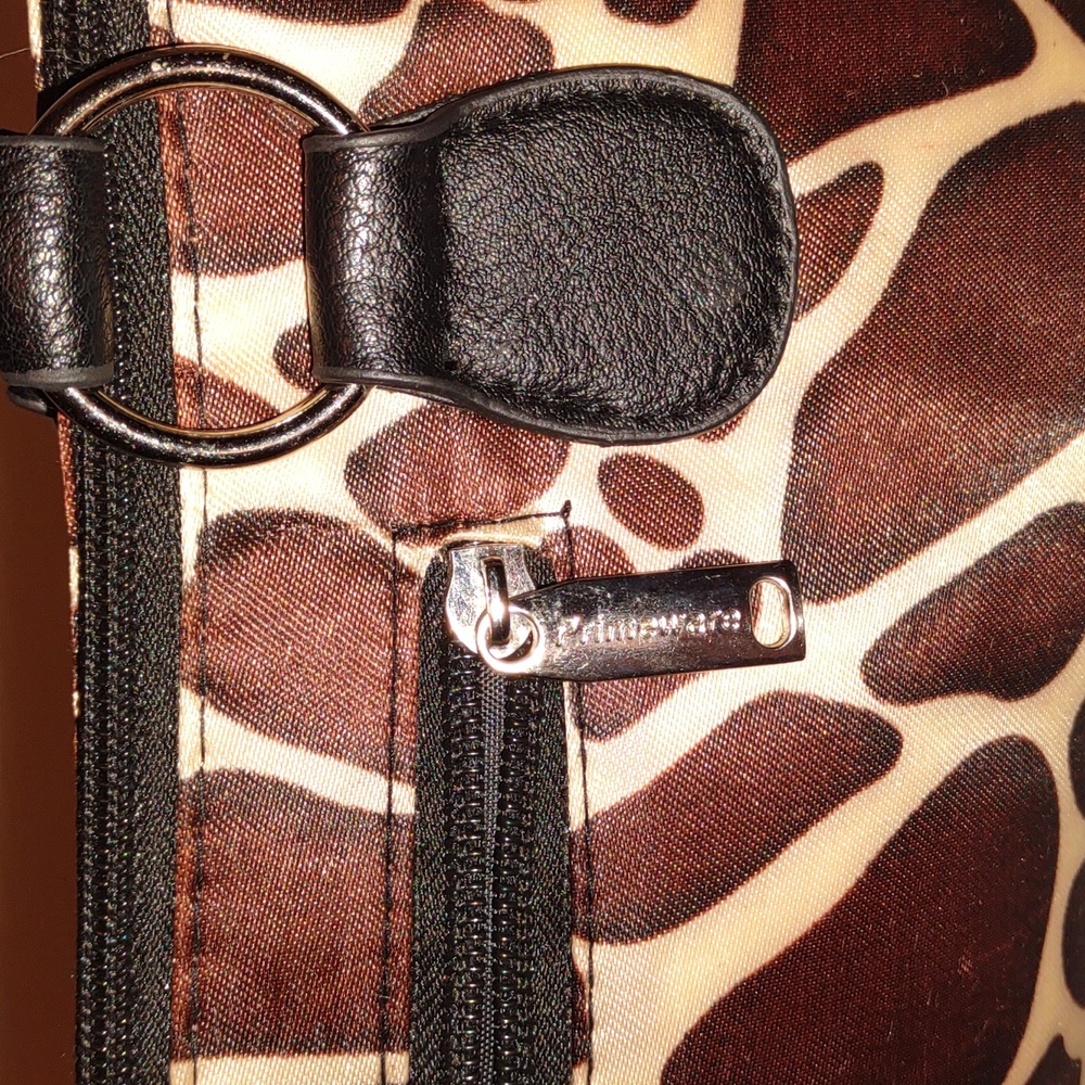 PRIMEWARE 🍷 Wine Clutch in Giraffe Print - Picture 7 of 14